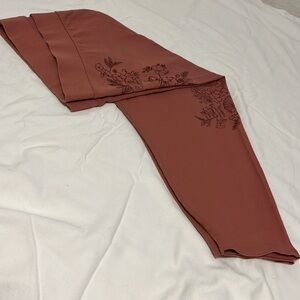 Torrid embroidered legging size 4